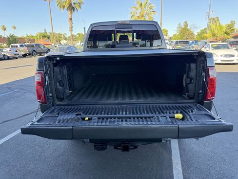 Used 2015 Ford F250 Lariat w/ Lariat Ultimate Package AWD/4WD image 26