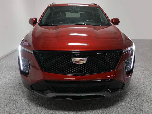 Used 2024 Cadillac XT4 Sport w/ Active Safety Package FWD image 2