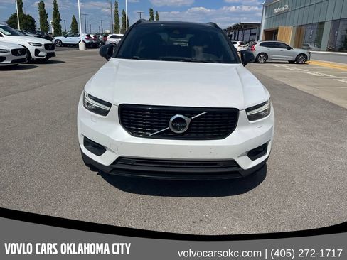 Used 2021 Volvo XC40 T5 R-Design w/ Advanced Package AWD/4WD image 2