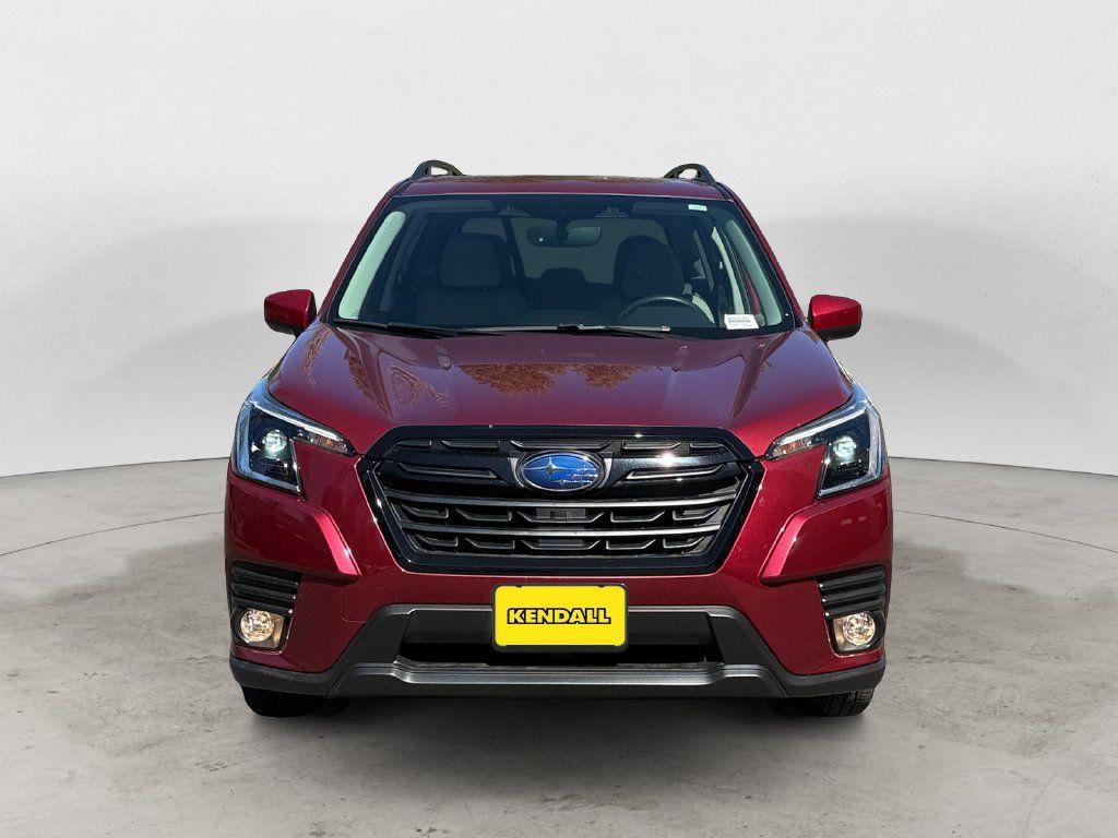 Used 2023 Subaru Forester Premium AWD/4WD image 2