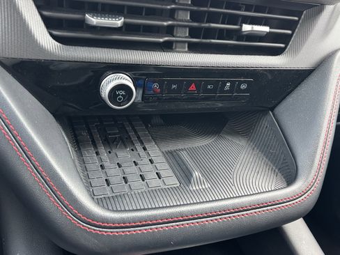 Used 2025 Ford Explorer ST image 5