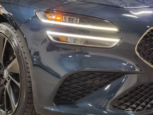 Used 2022 Genesis G70 3.3T image 13