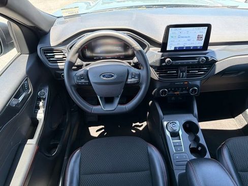 Used 2025 Ford Escape ST-Line FWD image 22