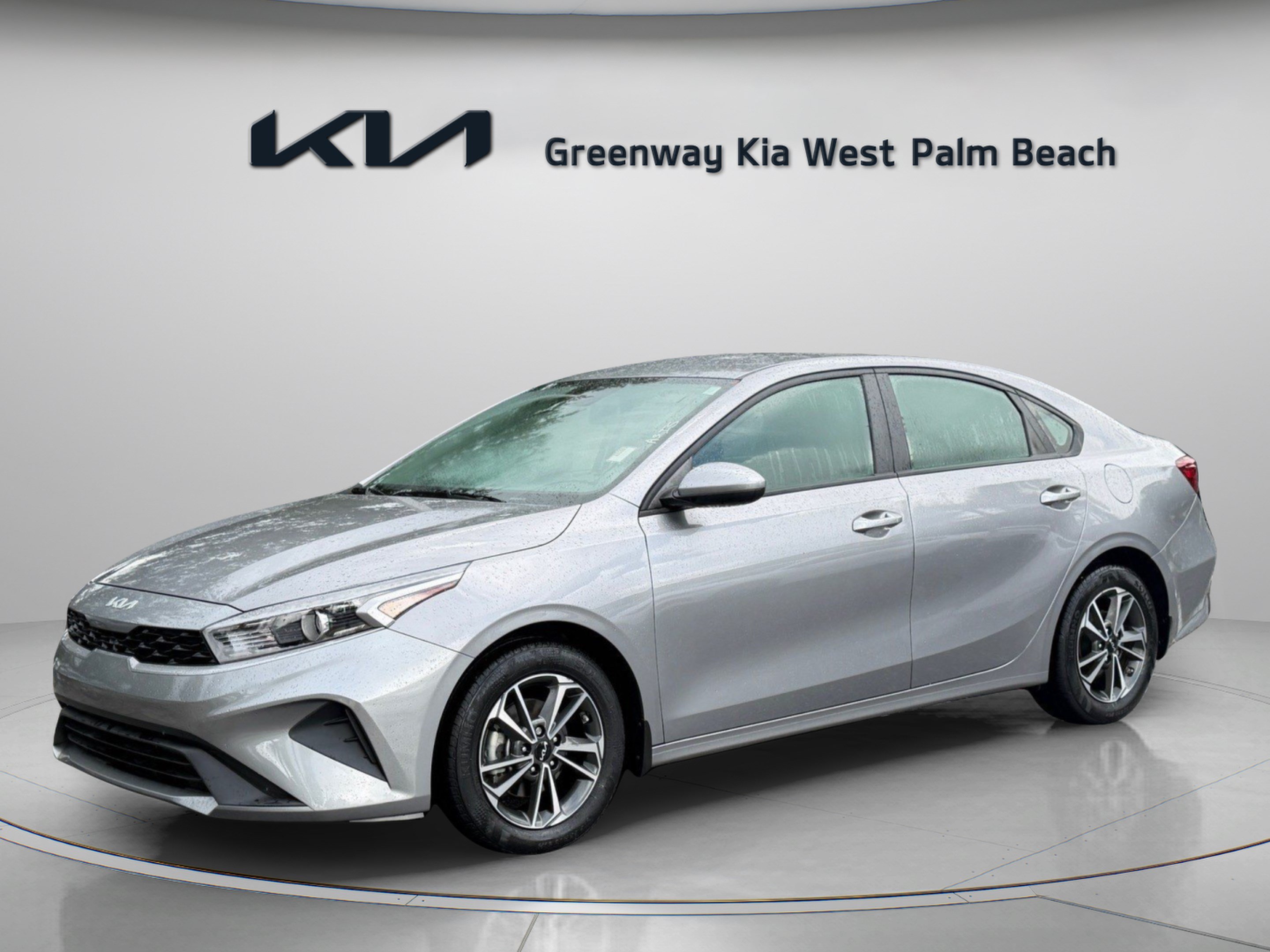 Used 2024 Kia Forte LXS FWD image 3