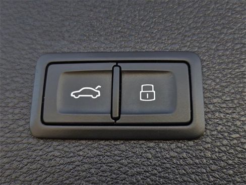 Used 2019 Audi Q5 2.0T Premium Plus w/ Premium Plus Package image 12