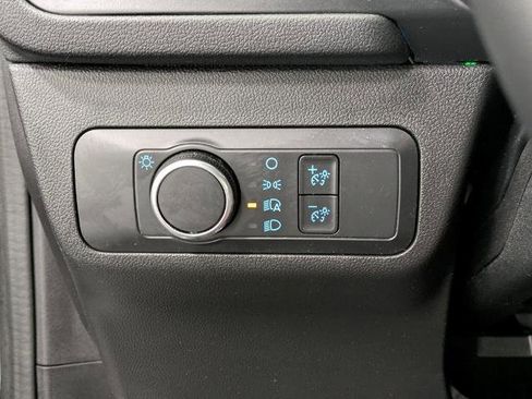 Certified 2022 Ford Escape SE w/ Cold Weather Package image 21