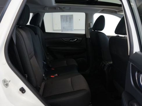 Used 2019 Nissan Rogue SV w/ Sun & Sound Touring Package image 31