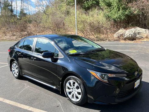 Used 2023 Toyota Corolla LE FWD image 7