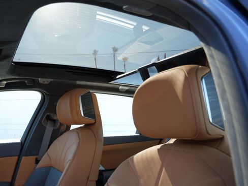 Used 2025 BMW i7 xDrive60 w/ Executive Package image 13