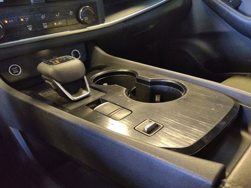 Used 2021 Nissan Rogue S image 26