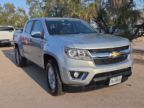 Used 2018 Chevrolet Colorado LT w/ Luxury Package, Chrome AWD/4WD image 2