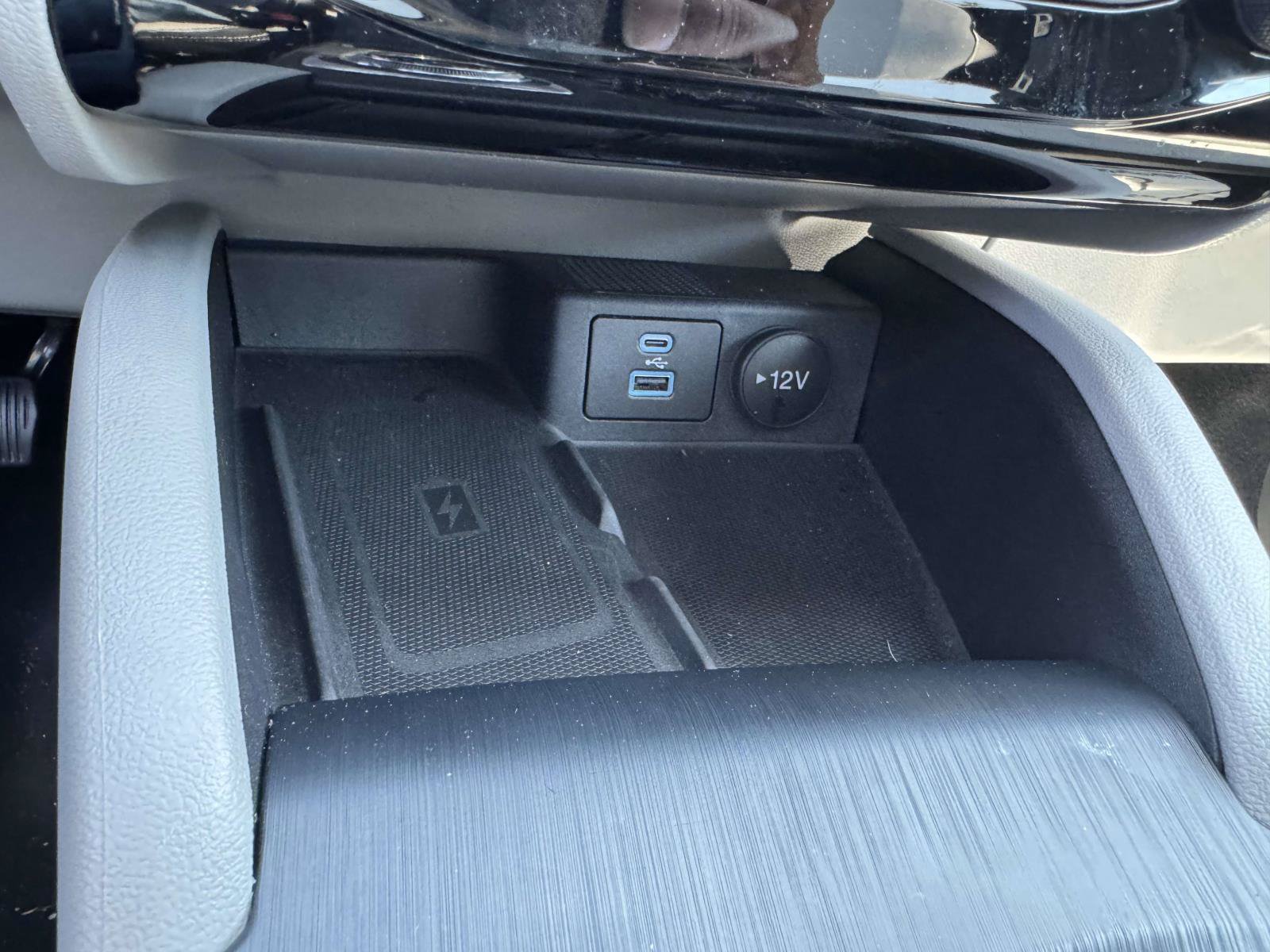 New 2023 Ford Escape SE w/ PHEV Premium Package FWD image 22