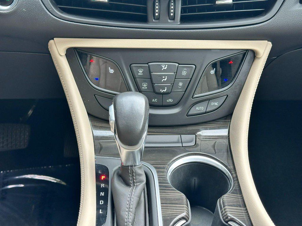 Used 2020 Buick Envision Essence FWD image 15