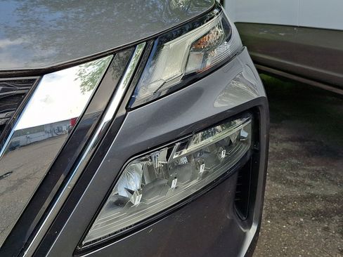 Used 2021 Nissan Rogue SV w/ Premium Package AWD/4WD image 4