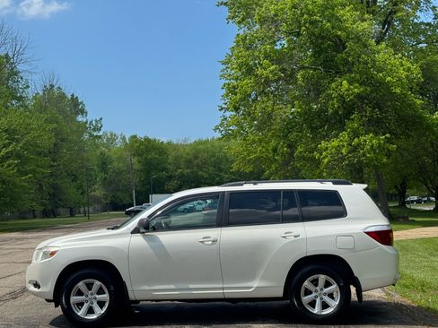 Used 2010 Toyota Highlander 2WD image 10