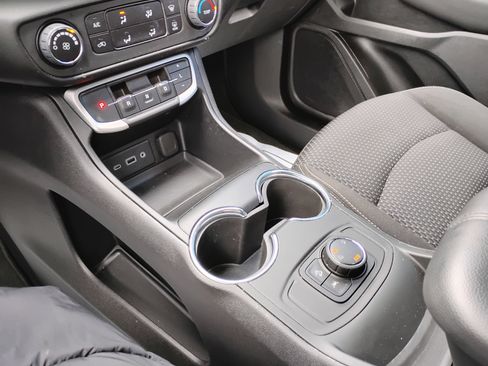 Used 2023 GMC Terrain SLE image 13