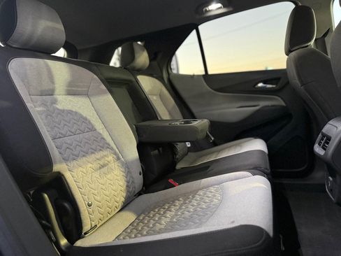 Used 2022 Chevrolet Equinox LS w/ LS Convenience Package image 17
