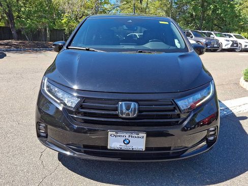 Used 2023 Honda Odyssey Sport image 2