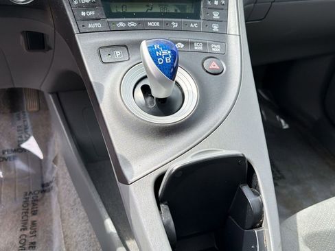 Used 2010 Toyota Prius Two FWD image 16