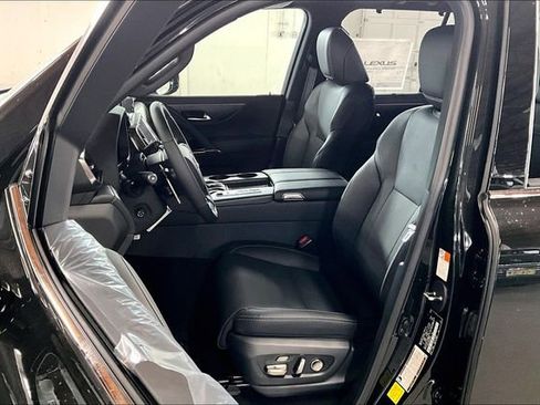 New 2026 Lexus LX 600 4WD w/ Luxury Package image 9