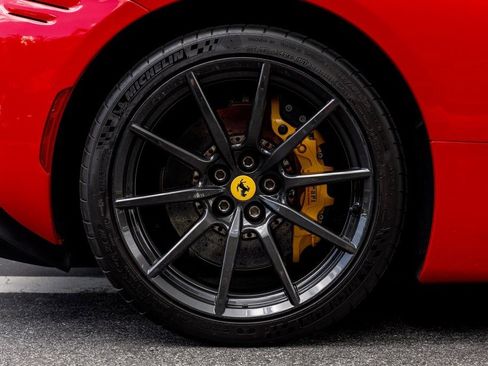 Used 2022 Ferrari SF90 Spider image 19