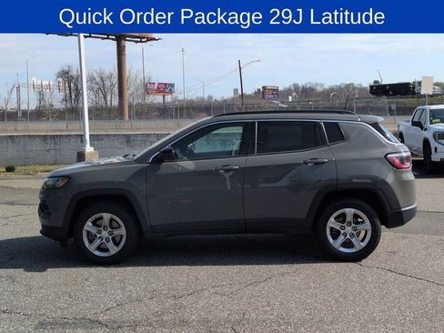 Used 2024 Jeep Compass Latitude image 6