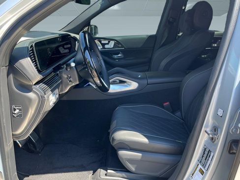 Used 2025 Mercedes-Benz Maybach GLS 600 4MATIC image 3