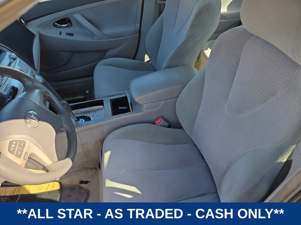 Used 2011 Toyota Camry LE FWD image 16