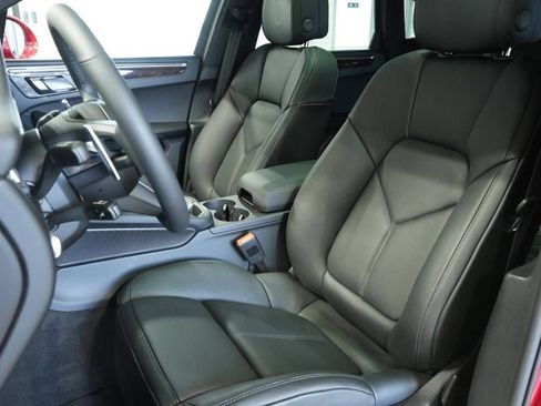 New 2026 Porsche Macan AWD/4WD image 5