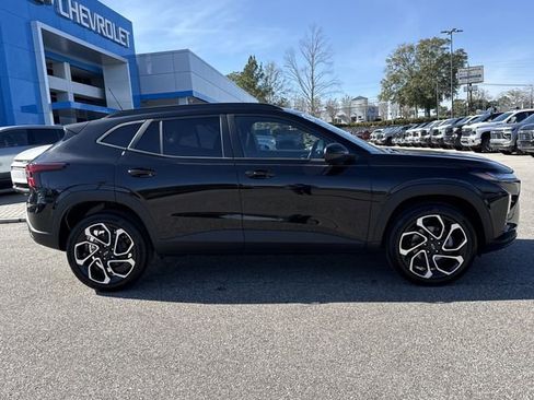 New 2026 Chevrolet Trax RS image 2