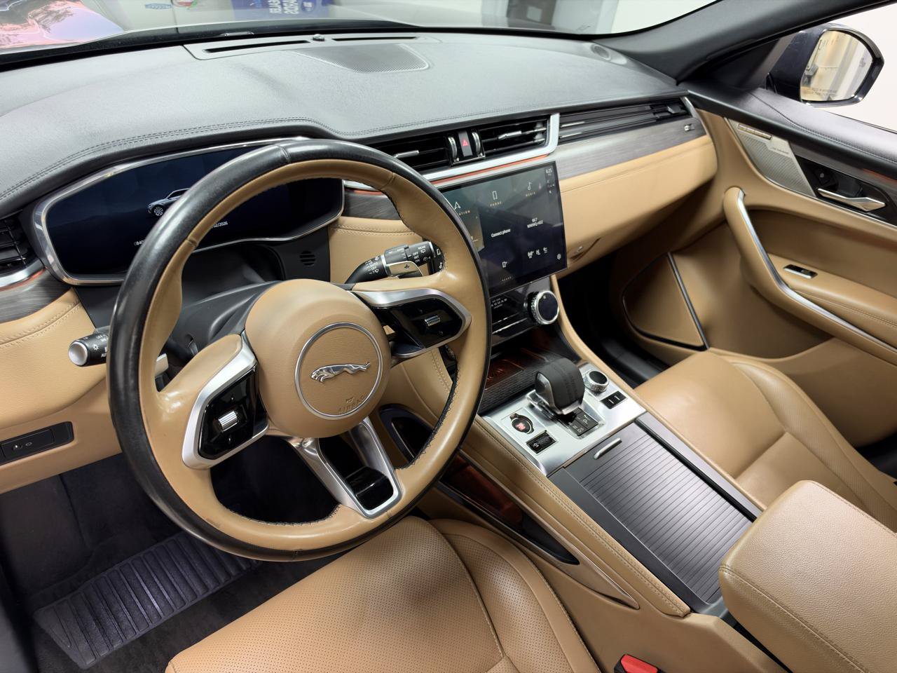 Used 2023 Jaguar F-PACE S AWD/4WD image 25