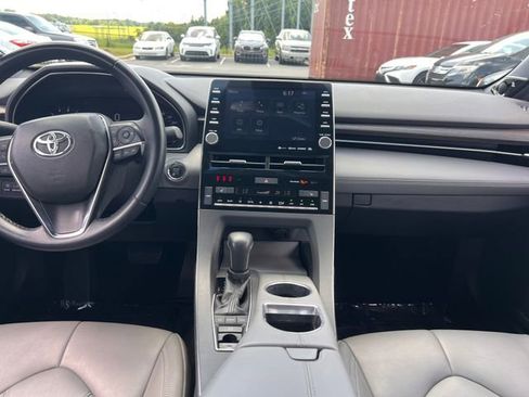Used 2019 Toyota Avalon XLE w/ Moonroof Package FWD image 16