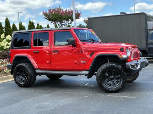 Used 2018 Jeep Wrangler Unlimited Sahara w/ Cold Weather Group AWD/4WD image 3