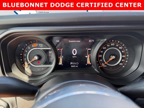 Used 2024 Jeep Wrangler Unlimited Sahara w/ Technology Group AWD/4WD image 14
