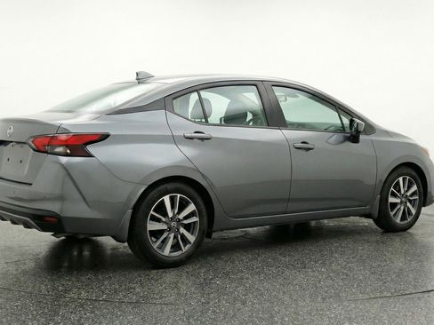 Used 2025 Nissan Versa SV image 9