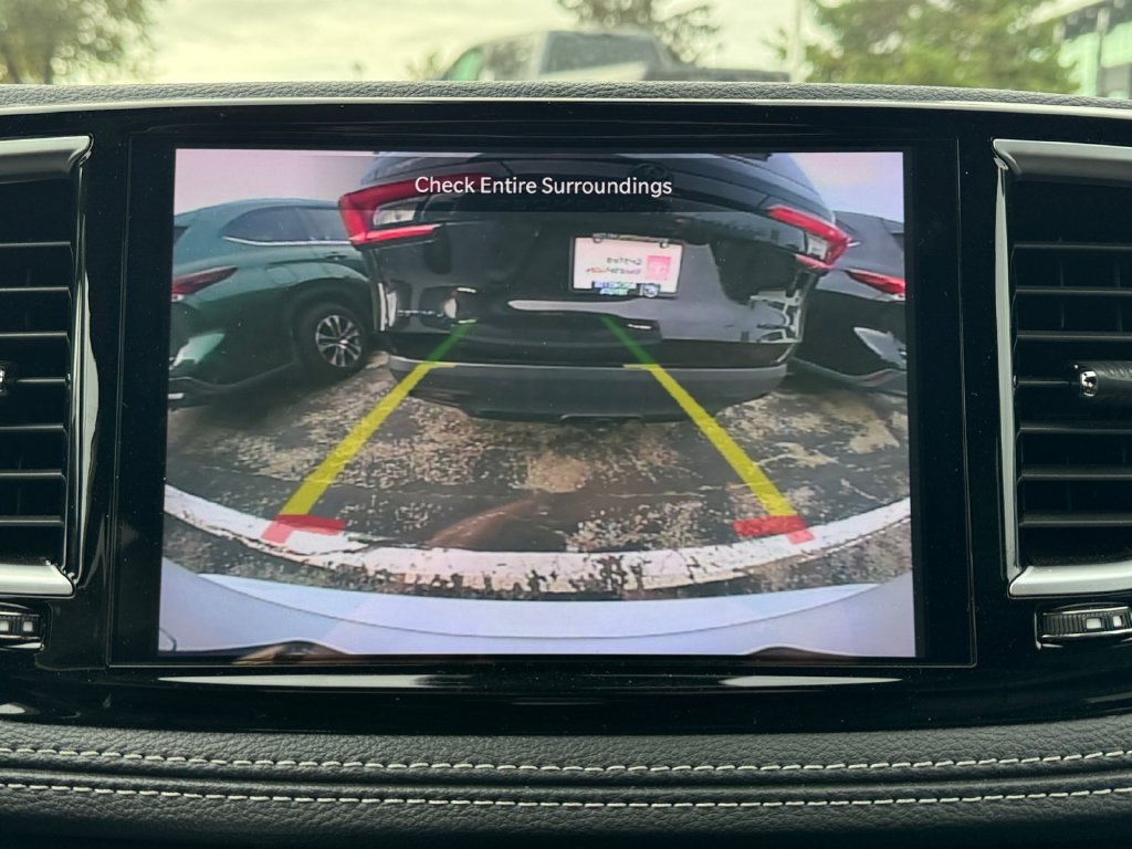 Used 2025 Chrysler Pacifica Limited FWD image 22