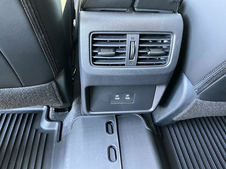 Certified 2026 Nissan Rogue Dark Armor FWD image 24