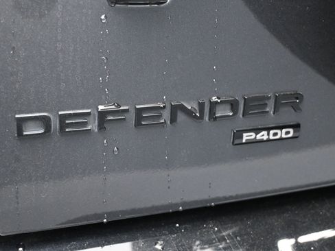 Used 2023 Land Rover Defender 110 X-Dynamic SE image 8