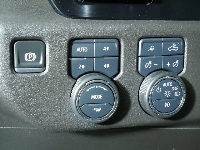 Used 2024 Chevrolet Silverado 1500 High Country AWD/4WD image 24