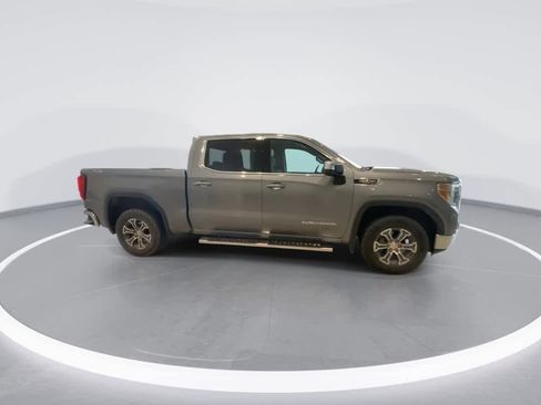 Used 2020 GMC Sierra 1500 SLE w/ X31 Off-Road Package image 9