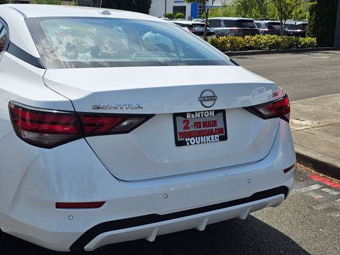 Used 2024 Nissan Sentra SV FWD image 10