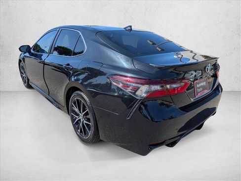 Used 2023 Toyota Camry SE FWD image 8
