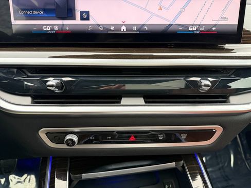 Certified 2025 BMW X7 M60i image 28