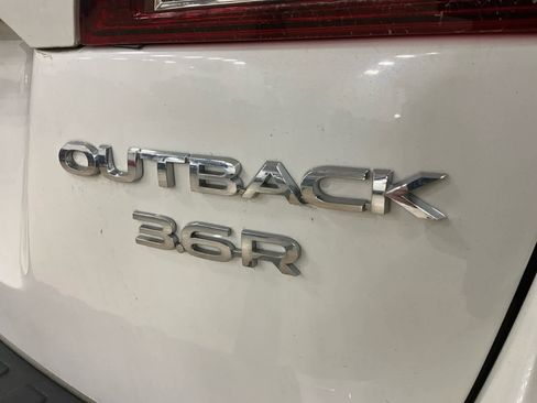 Used 2017 Subaru Outback 3.6R Touring w/ Popular Package #5A AWD/4WD image 27
