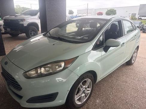 Certified 2017 Ford Fiesta SE FWD image 1