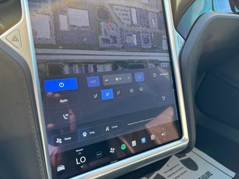 Used 2015 Tesla Model S 70D AWD/4WD image 23