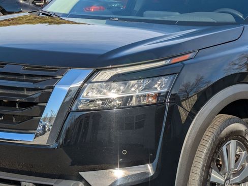 Used 2023 Nissan Pathfinder SL image 11