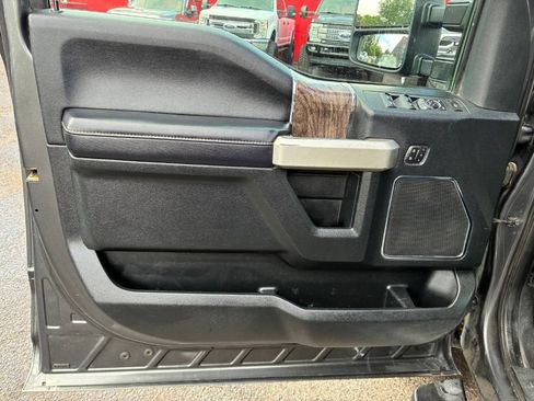 Used 2019 Ford F350 Lariat w/ Lariat Ultimate Package AWD/4WD image 10