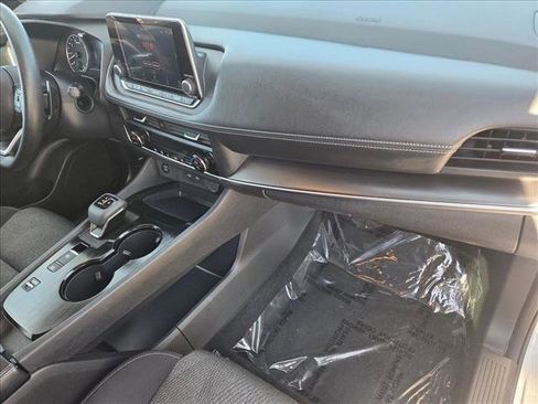 Used 2024 Nissan Rogue SV image 19