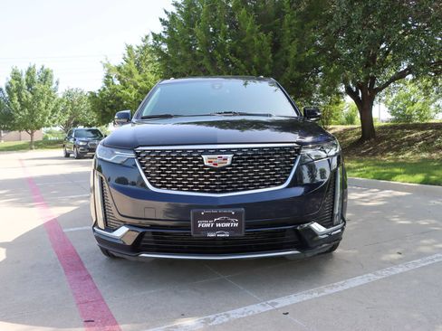 Used 2022 Cadillac XT6 Luxury FWD image 2